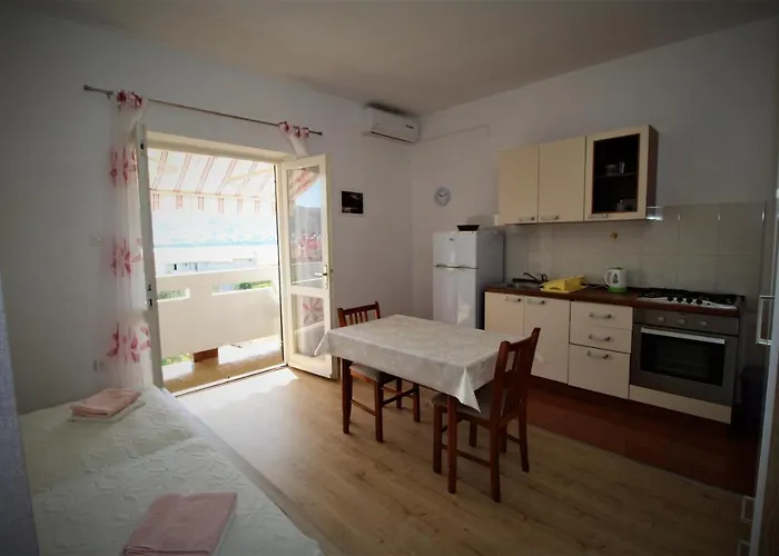 And With Parking Space Pag - 13060 Gostinjska kuća 3*