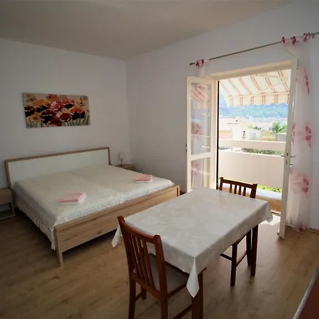 Guest house And With Parking Space Pag - 13060