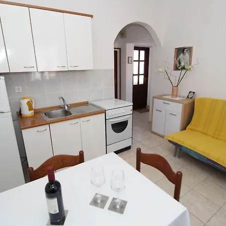 And With Parking Space Pag - 13060 Guest house