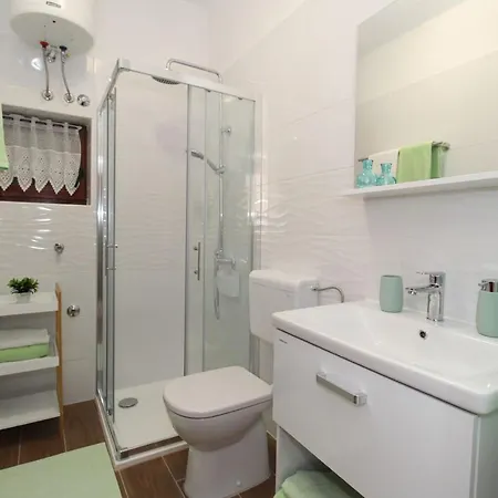 Guest house And With Parking Space Pag - 13060 Pag Town