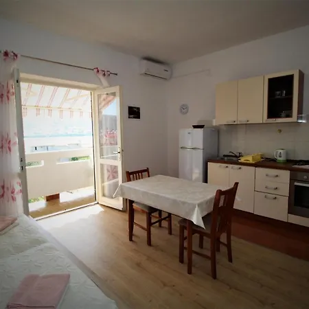 And With Parking Space Pag - 13060 Guest house 3*