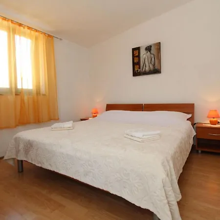 And With Parking Space Pag - 13060 Guest house